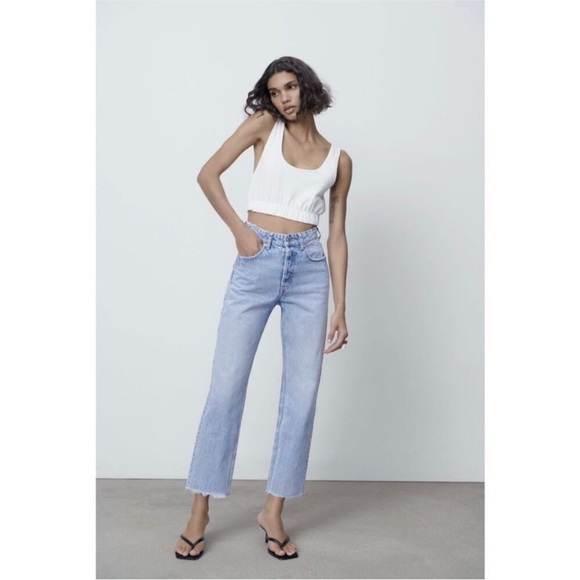 Zara Light Wash Straight Leg Crop Frayed Hem - Picture 1 of 1